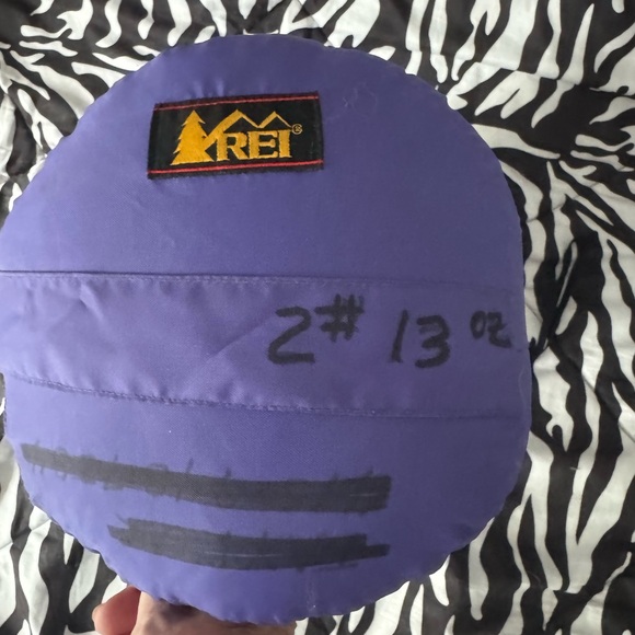 REI, down sleeping bag, purple/blk, xlnt - Picture 8 of 9